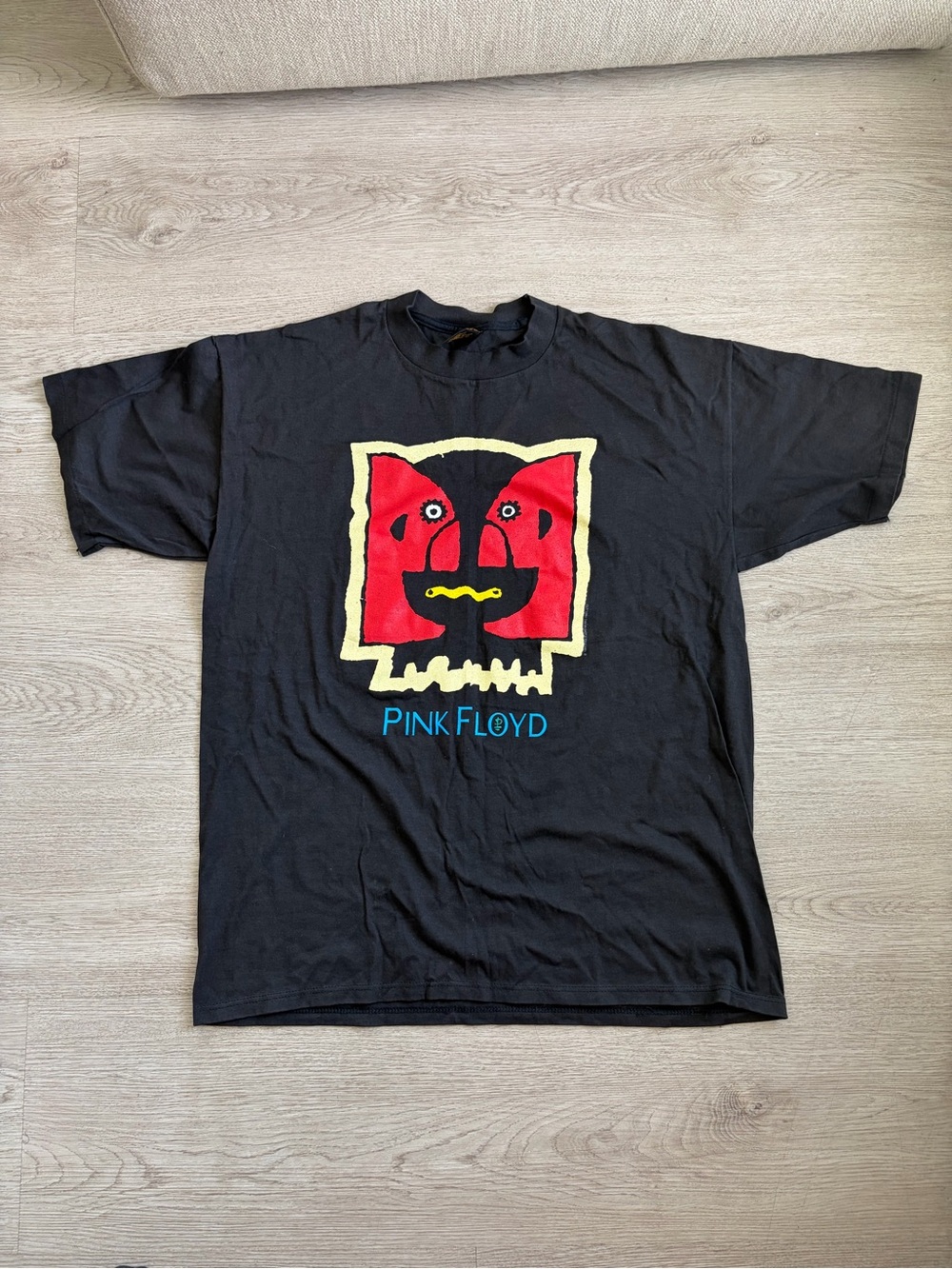 Vintage 1994 Pink Floyd "The Division Bell" tour t-shirt